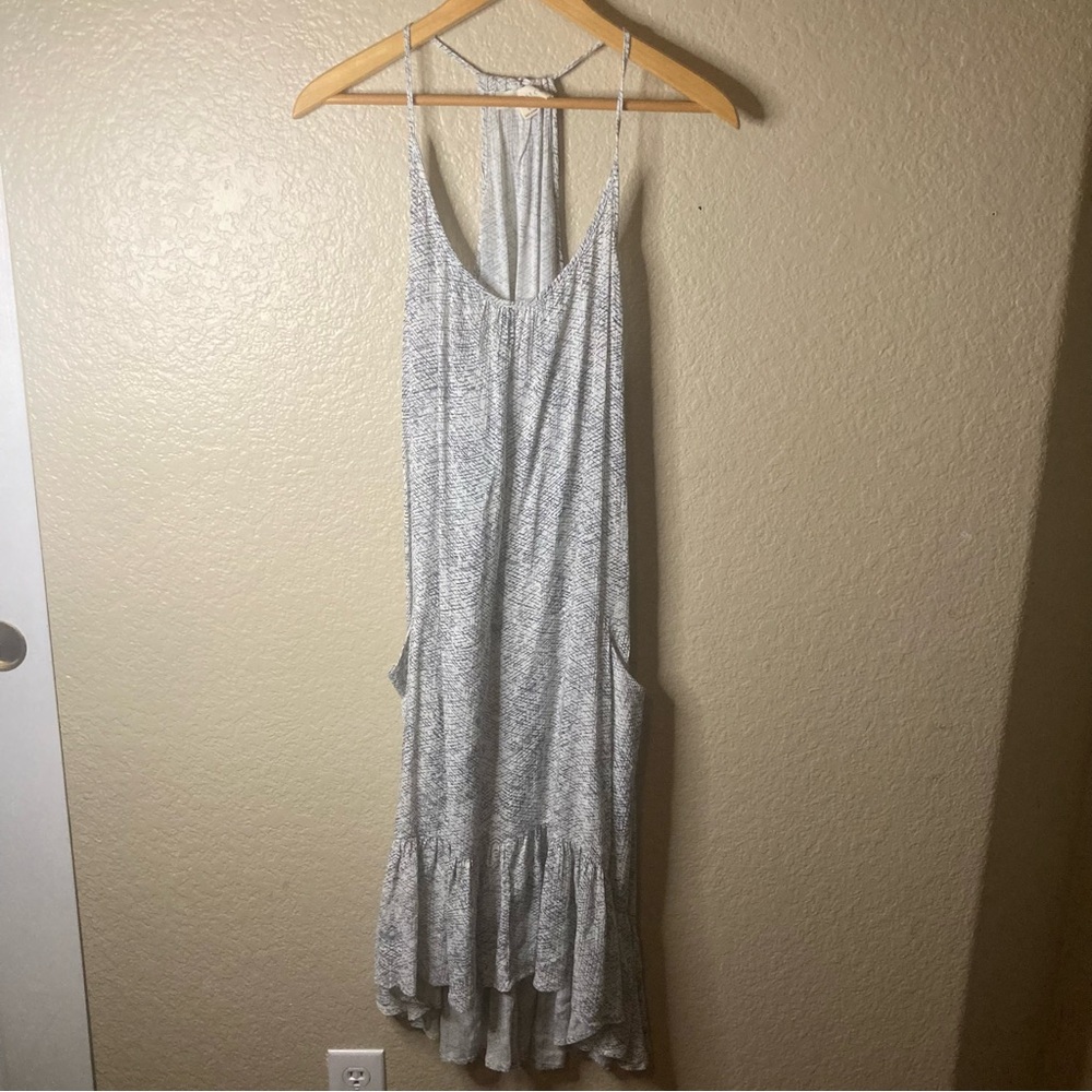 Love Stitch gray abstract print dress Racerback tassel detail ruffle hem Dress L